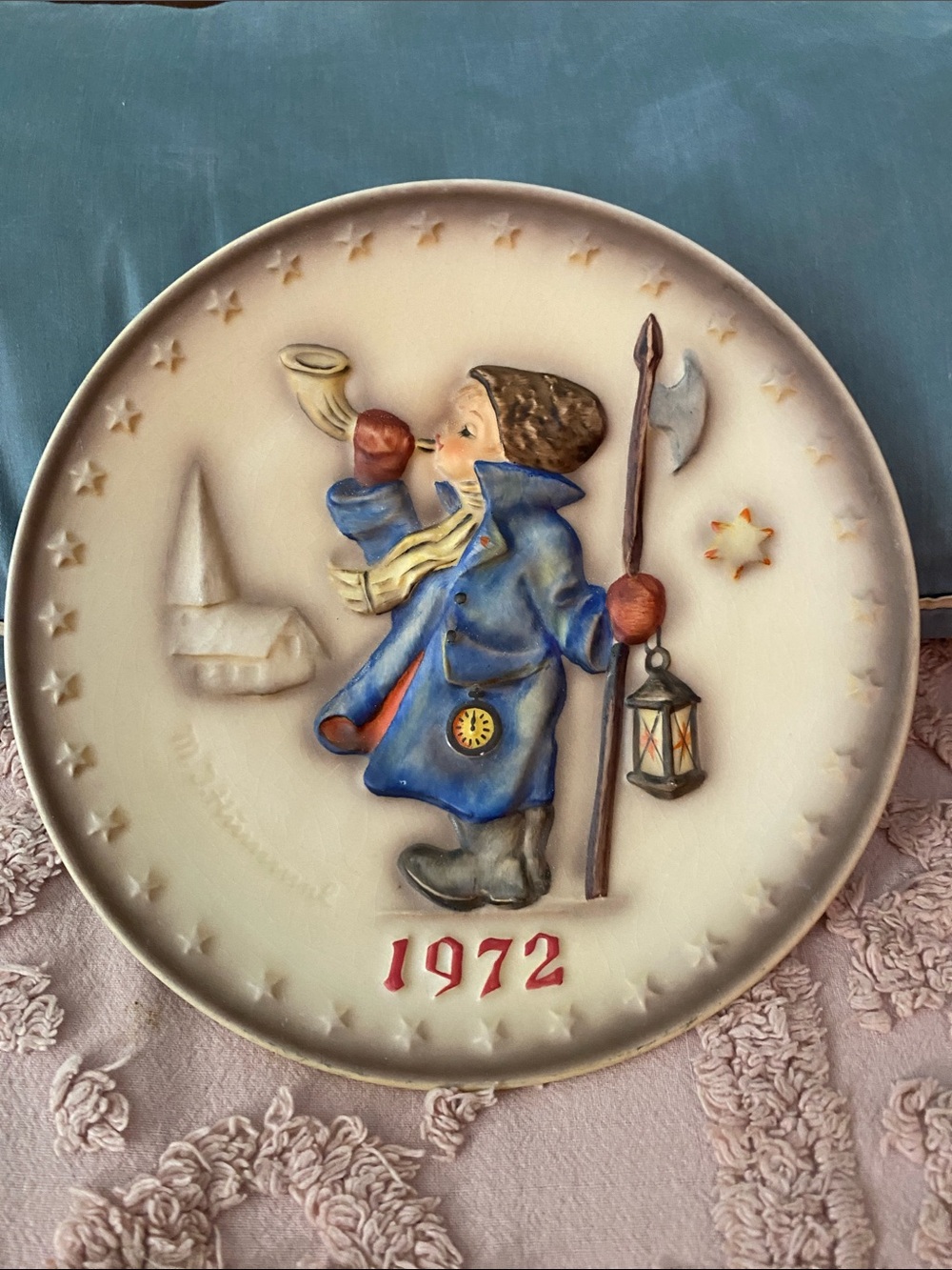 Hummel 1972 Annual Plate Blue-Coated Shepherd Wall Plate with Lantern